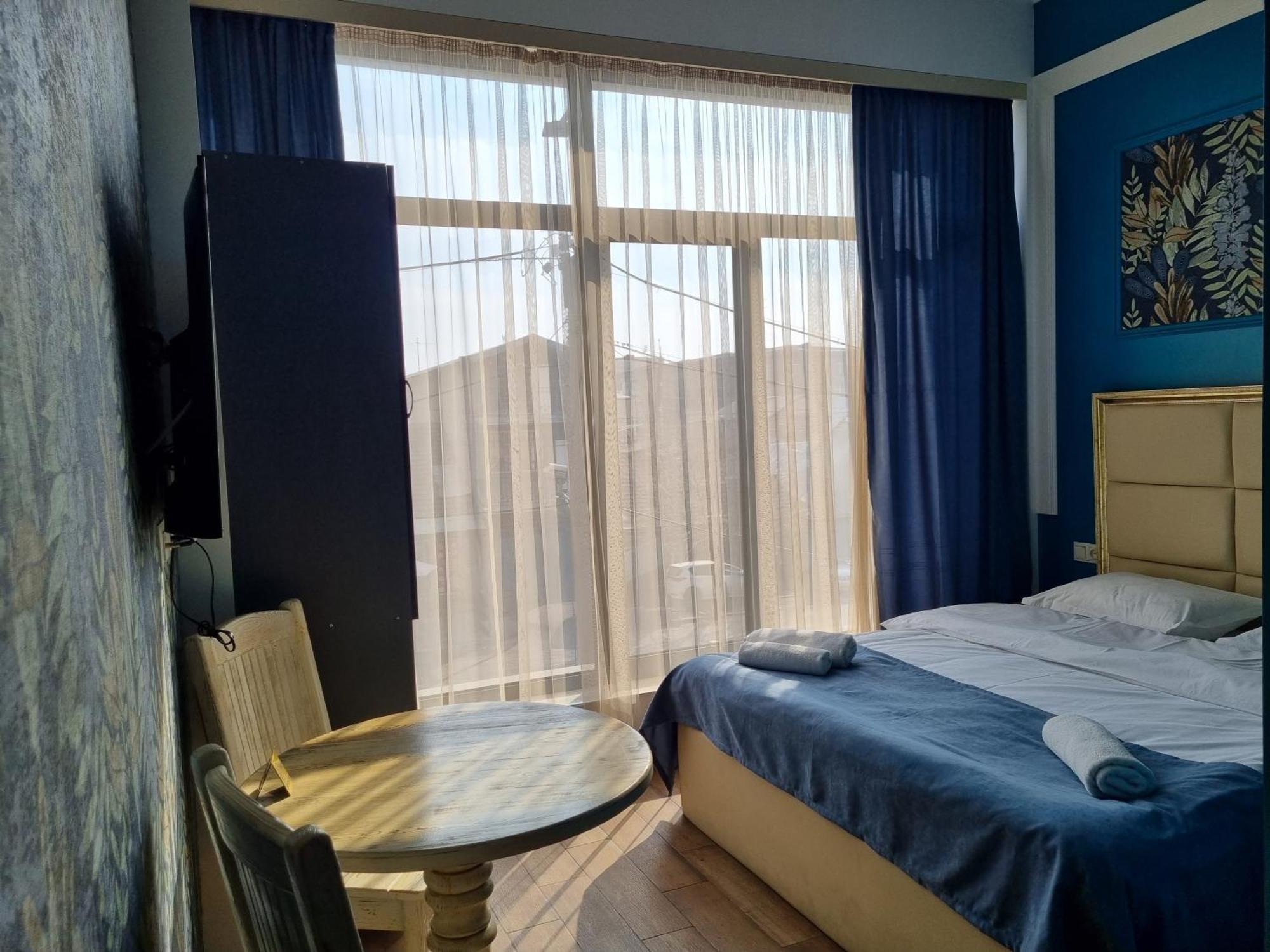 Day Inn Hotel Erevan Esterno foto