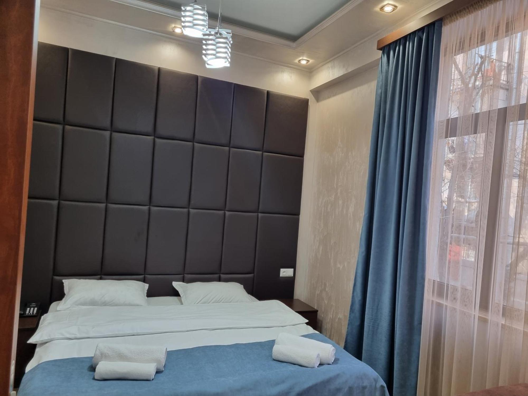 Day Inn Hotel Erevan Esterno foto