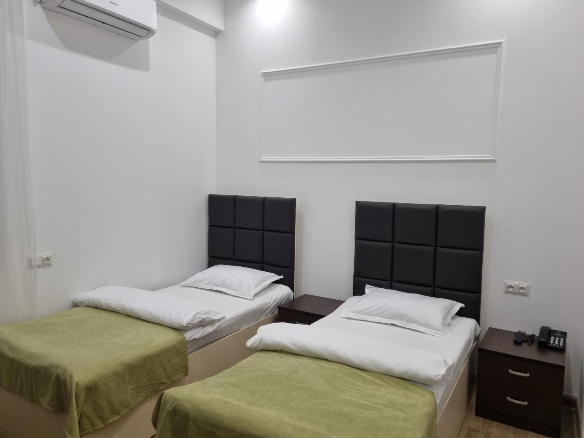 Day Inn Hotel Erevan Esterno foto