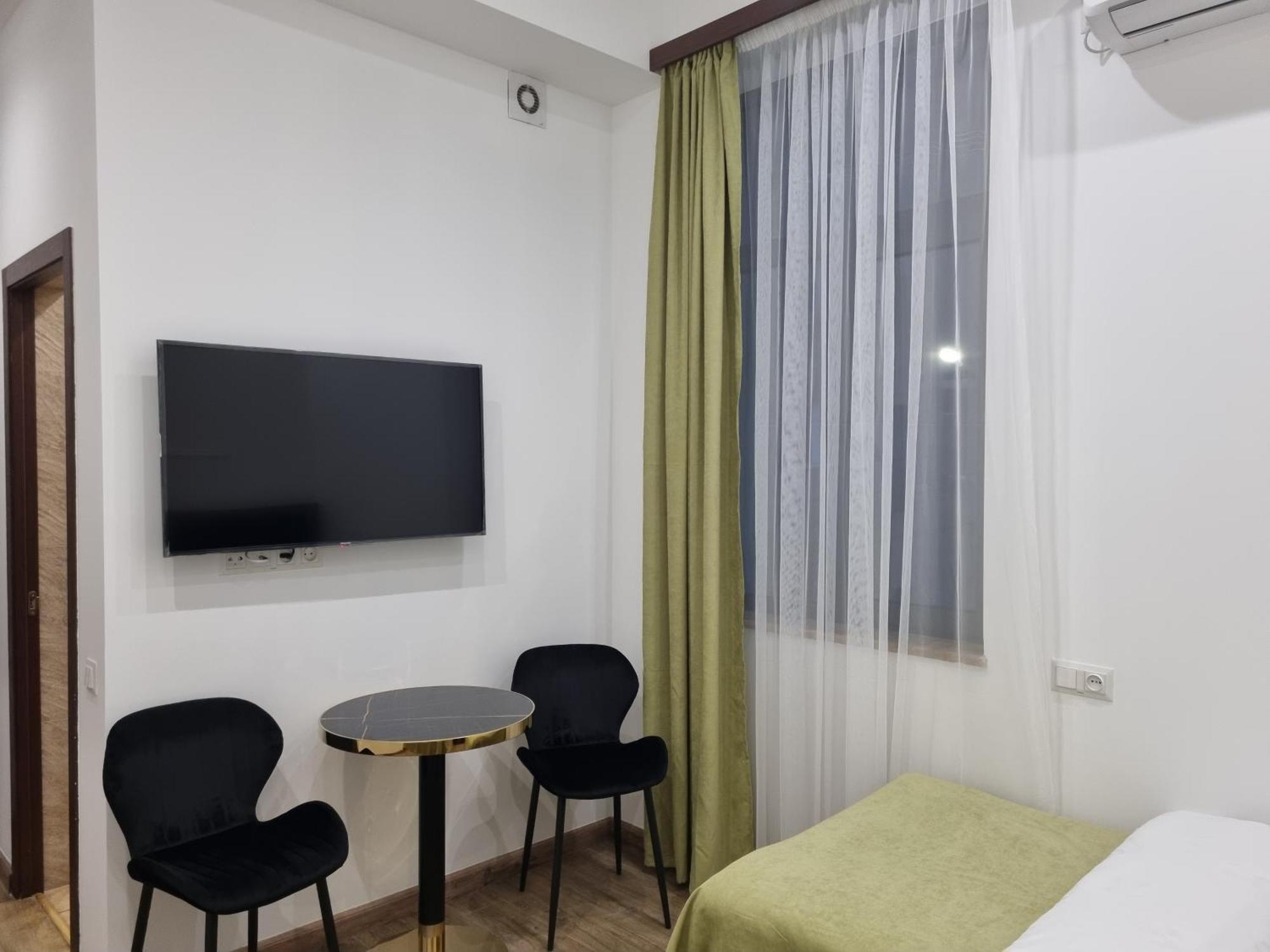 Day Inn Hotel Erevan Esterno foto