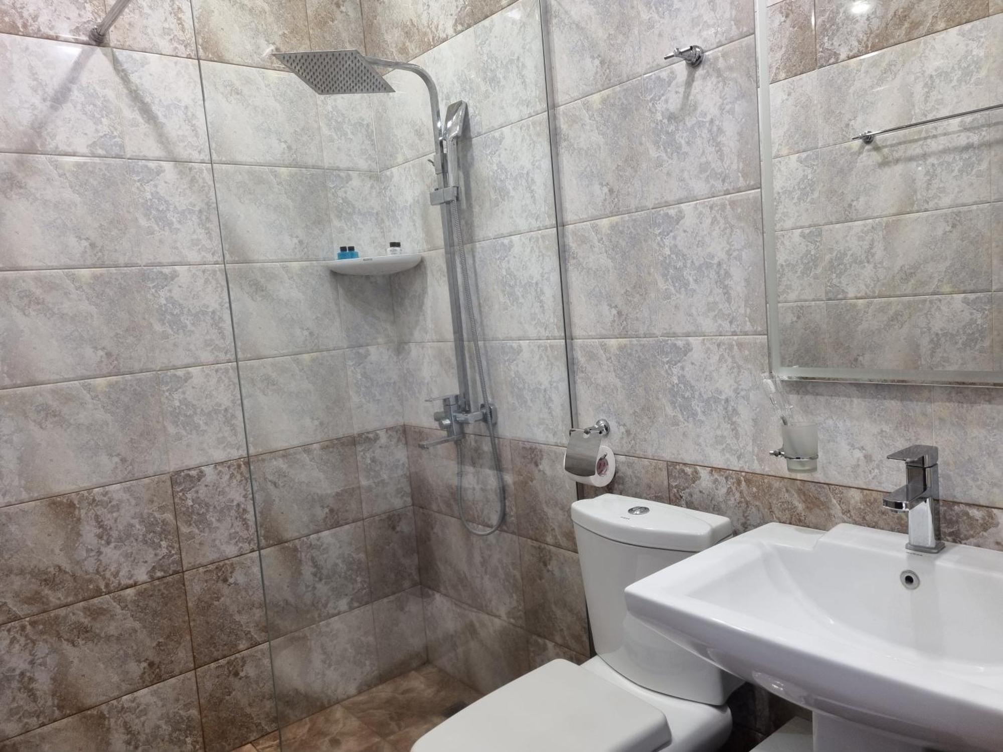 Day Inn Hotel Erevan Esterno foto