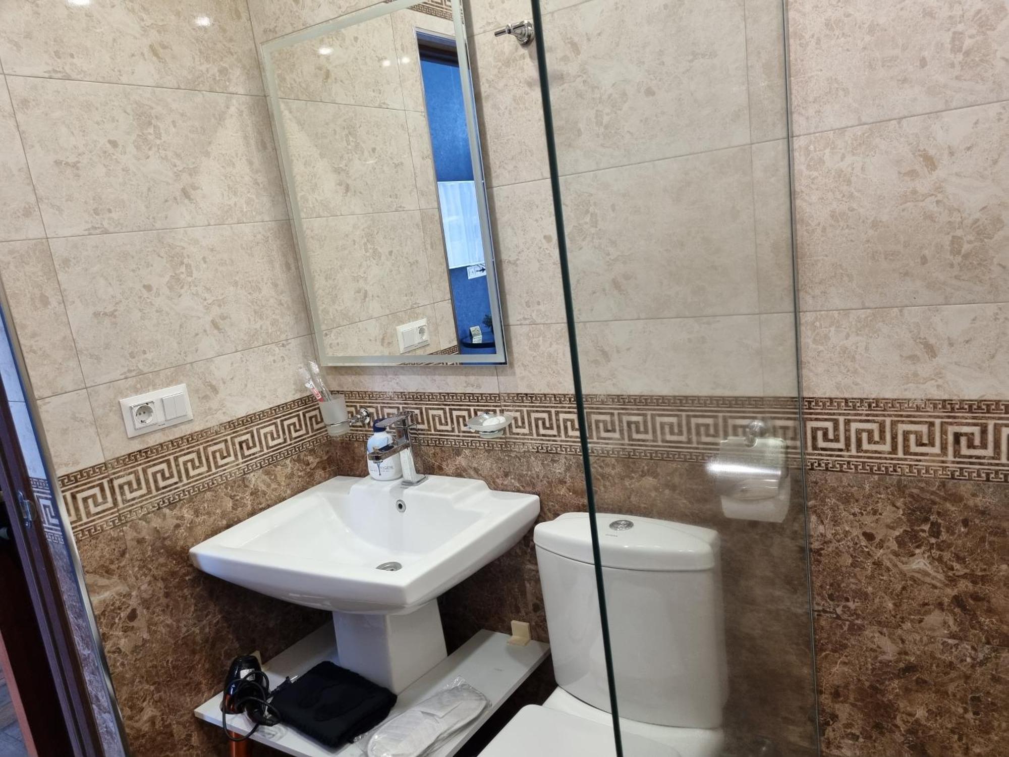 Day Inn Hotel Erevan Esterno foto