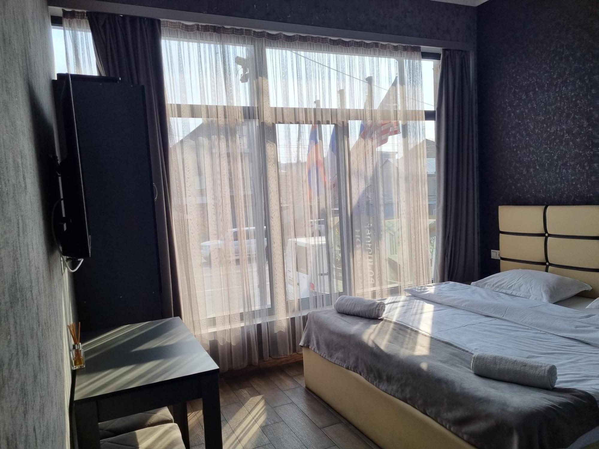 Day Inn Hotel Erevan Esterno foto